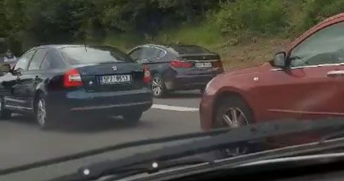 VIDEO Na Ljubljanski Obvoznici So Prehitevali Po Odstavnem Pasu Nato