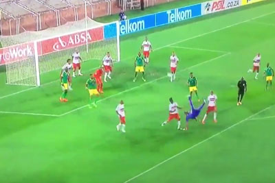 Goalkeeper Scores Incredible Bicycle-Kick Goal To Draw Level In The Final Seconds Goalkeeper Scores Incredible Bicycle-Kick Goal To Draw Level In The Final Seconds