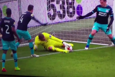 Hilarious Own Goal By PSV Eindhoven Goalkeeper Jeroen Zoet Hilarious Own Goal By PSV Eindhoven Goalkeeper Jeroen Zoet