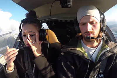 She Though She's Going To Die In Boyfriend's Plane, His Next Move Made Her Burst Into Tears She Though She's Going To Die In Boyfriend's Plane, His Next Move Made Her Burst Into Tears