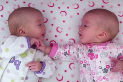 Identical Twin Girls Look In Each Other's Eyes, Their Conversation Is Priceless Identical Twin Girls Look In Each Other's Eyes, Their Conversation Is Priceless