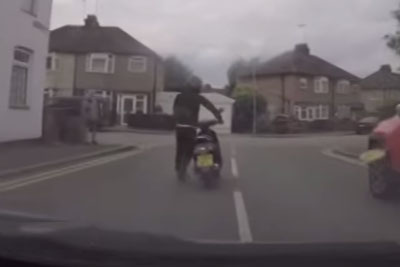 Insurance Scammer Tries To Fake Getting Hit, Only To Find Out His Target Has A Dash Cam Insurance Scammer Tries To Fake Getting Hit, Only To Find Out His Target Has A Dash Cam