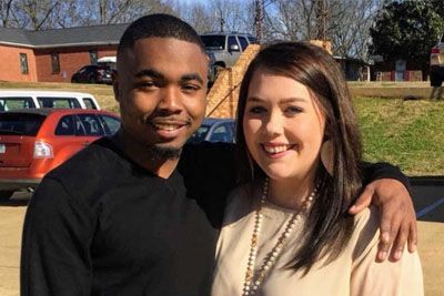 Mama dobila sporočilo, da ima njena hčer temnopoltega fanta! Tako jim je odgovorila...