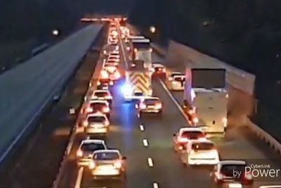 VIDEO: Šok na primorski avtocesti! To so ob hudem trčenju počeli vozniki...