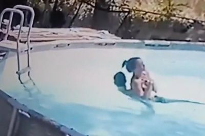 10-letni sin skočil v bazen: Mamo je rešil pred utopitvijo!