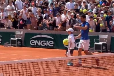 Novak Djoković prekinil igro, da bi pomagal malemu dečku