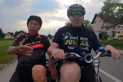 VIDEO: Deželaku na poti pomagal 99-letni Franc, skupaj sta gonila kvadrocikel