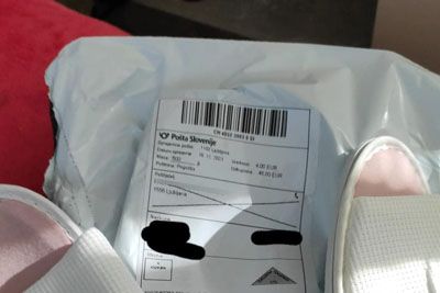 Nova oblika goljufije v Sloveniji: Pozor, ne sprejemajte neznanih paketov!