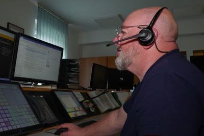 Pretresljiva izpoved operaterja na številki 112: Njegov zapis obkroža Slovenijo!