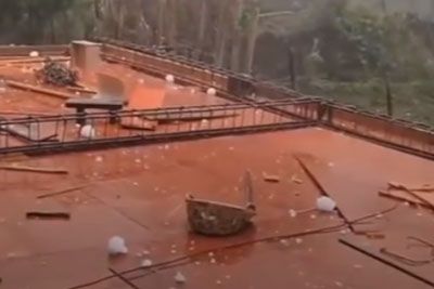 VIDEO: Gromozanska toča na Kitajskem: Del mesta je razdejal še tornado!