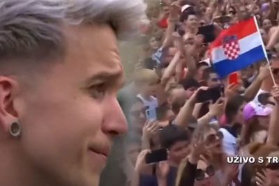 Ganljiv sprejem za Hrvata, ki je nastopil na Evrovizji: Preplavile so ga solze!