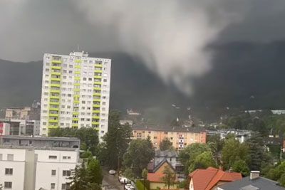 VIDEO: Prebivalce v Gradcu prestrašil tornado: Takšne prizore so posneli danes!