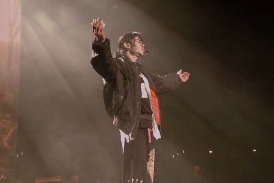 Michael Jackson zapel 12 ur pred smrtjo: Posnetek nastopa, ki gane do solz!