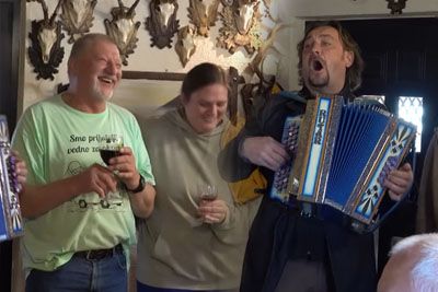 Silvo Pliberšek ganil Tineta za 70. rojstni dan: Tako je zapel ob harmoniki!