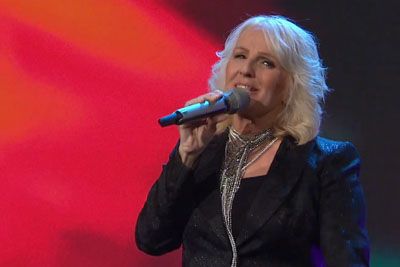 Alenka Godec zapela svojo uspešnico: Nastop, ki je navdušil Slovenijo!