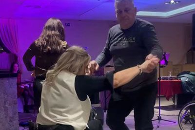 Plesala sta ob pesmi Tanje Žagar, ganljiv nastop je obkrožil Slovenijo