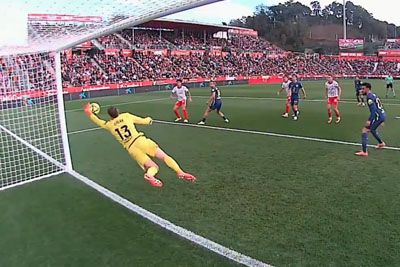 Jan Oblak navdušil z noro obrambo