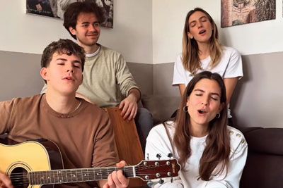 Sestri in brat ganili Slovenijo, s prijateljem zapeli pesem Lojzeta Slaka