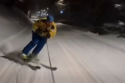 Smučal po zasneženi cesti na Ptuju – posnetek, ki je obkrožil Slovenijo