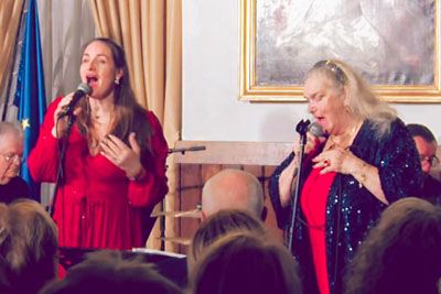 Elda Viler zapela s hčerko Ano – ganljiv nastop, ki je obkrožil Slovenijo