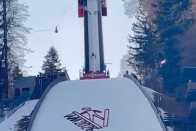 Domenator v Oberstdorfu: Posnetek poleta, ko je Prevc pokoril konkurenco