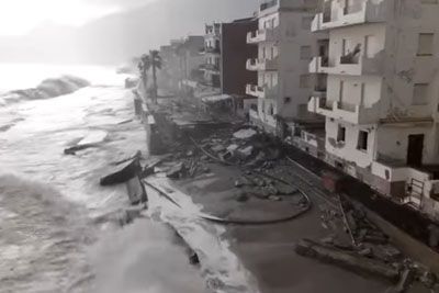 Posnetki iz zraka razkrivajo katastrofo: Tako je ciklon Harry opustošil Sicilijo