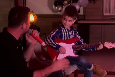 Luka Basi in 7-letni sin prvič skupaj zapela: Duet, ki je ganil Slovenijo