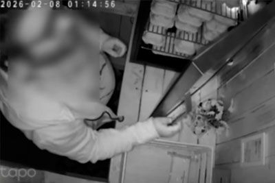 Namestili kamere, ker so kradli jajca: Že prvi dan posneli, kaj je storil