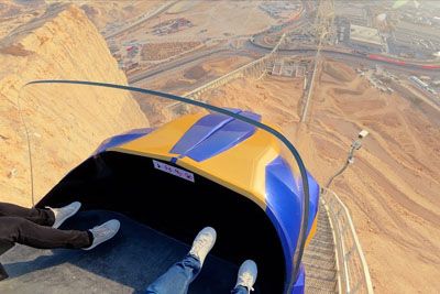 Posnetek, ki jemlje sapo: Najhitrejši vlakec smrti na svetu doseže 250 km/h