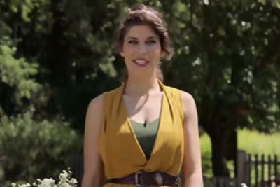 Tako je voditeljica Natalija Bratkovič izgledala na začetku Kmetije