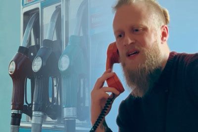 Klic pred podražitvijo goriva: posnetek Kraševca nasmejal Slovenijo