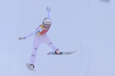 Nika Prevc na tretjem mestu: za las se je rešila pred padcem