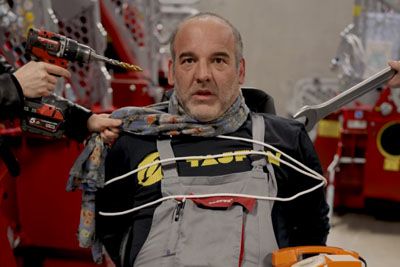 Sodelavca privezali na stol: reklama, ki je nasmejala Slovenijo