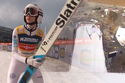 Nika Prevc druga v Vikersundu: v kvalifikacijah le pol metra do rekorda