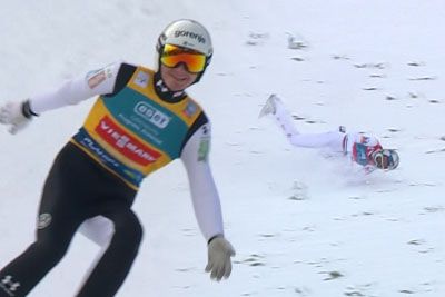 Domen Prevc poletel do zmage v Planici: v finalu grd padec Avstrijca