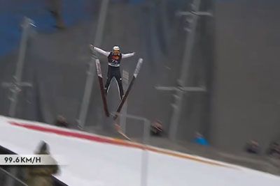 Groza v Planici: Domen Prevc skoraj padel, mojstrsko se je rešil