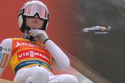 Nika Prevc zmagala v Planici: poletela 228,5 metra in pisala zgodovino