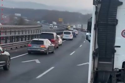 Tujec posnel prizor na slovenski avtocesti, ostal brez besed