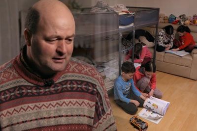 Delovna akcija ganila Slovenijo: v majhni sobi spi 10 otrok