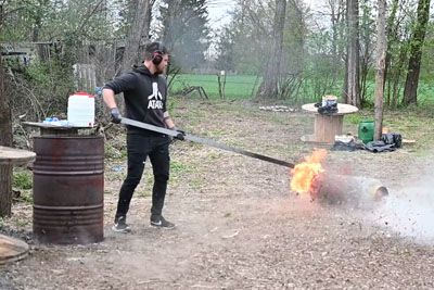 Pokanje za veliko noč razdelilo Slovenijo: »Danes pa psi ne trpijo?«