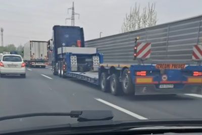 Tole na prikolici tovornjaka nasmejalo Slovenijo: poglejte, kaj prevaža