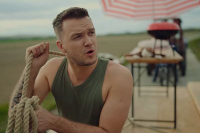 Luka Basi s pesmijo Katamaran sprožil poletno evforijo: 