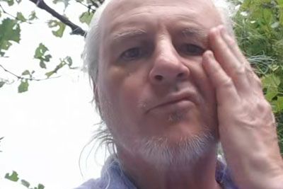 Artur Štern pokazal dom, kjer živi: Posestvo, ki se nahaja na Krasu
