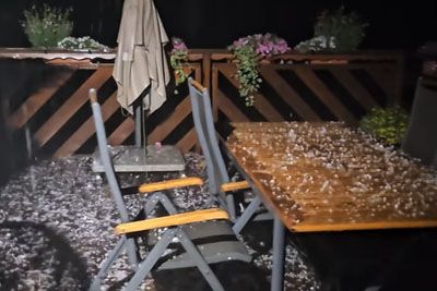 Ponoči burno vreme po Sloveniji: Poglejte prizore, hudo je bilo na Primorskem