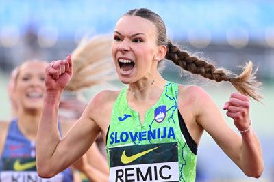 Živa Remic postala svetovna prvakinja: Posnetek teka 16-letne Slovenke