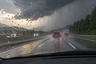 Močnejše nevihte po državi: ARSO opozarja, na teh koncih bo nocoj pestro