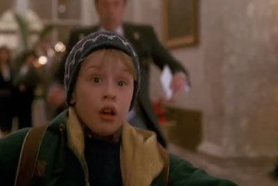 Umrl je Tim Curry, igralec iz filma Sam doma: Ta lik je upodobil ob Kevinu