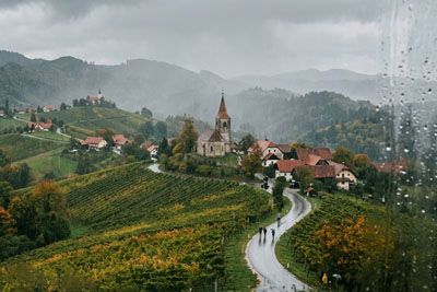 Konec poletja: Te dni še vročina, nato temperature okoli 20 °C in dež