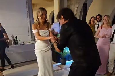 Brane Kastelic ganil s posnetki: Poročila se je hčerka Annabel, tako je plesala z očetom