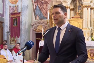 Zoran Stevanović v cerkvi z govorom, ki odmeva: Spomnil na ustreljenega policista